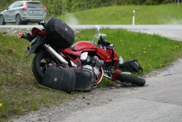 FOTOD | Järvamaal toimus liiklusõnnetus, moottorrattur viidi haiglasse