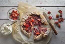 NÄDALA KOOK | Rabarberi ja maasika galett   