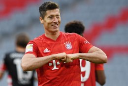 Bayern sai kindla võidu ja vajab tiitli kindlustamiseks viit punkti, Lewandowski jõudis vägeva tähiseni
