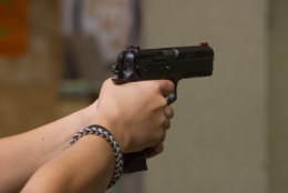 13aastane USA poiss tappis mängu käigus päris relva kasutades oma pisivenna