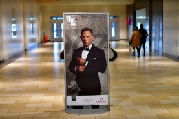 KURB UUDIS: Bondi-filmi esilinastus lükkub jälle edasi