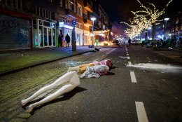 ÖINE LIIKUMISKEELD JÄÄB: Hollandi võimud ei anna meeleavaldajatele järele