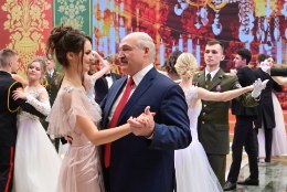 „Jalad ühes, käed teises suunas!“ Lukašenka luureülem planeeris bossi käsul inimesi mürgitada ja õhku lasta