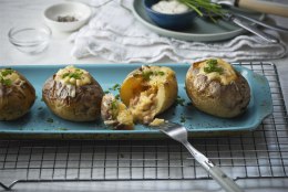 MAITSETE ADVENDIKALENDER 2 | Singi-munatäidisega küpsetatud kartulid  