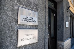 Kriminaaluurimise all oleval Tallinna linnaametnikul töösuhet peatatud ei ole
