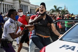 ÜKSKORD PRAHVATAB VIMM: Kuubas puhkesid majandusraskuste ja ainupartei saamatuse tõttu haruldased massirahutused