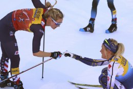 DRAAMA: suusatäht kukutas Tour de Ski tiitlikaitsja ja sai karmi karistuse
