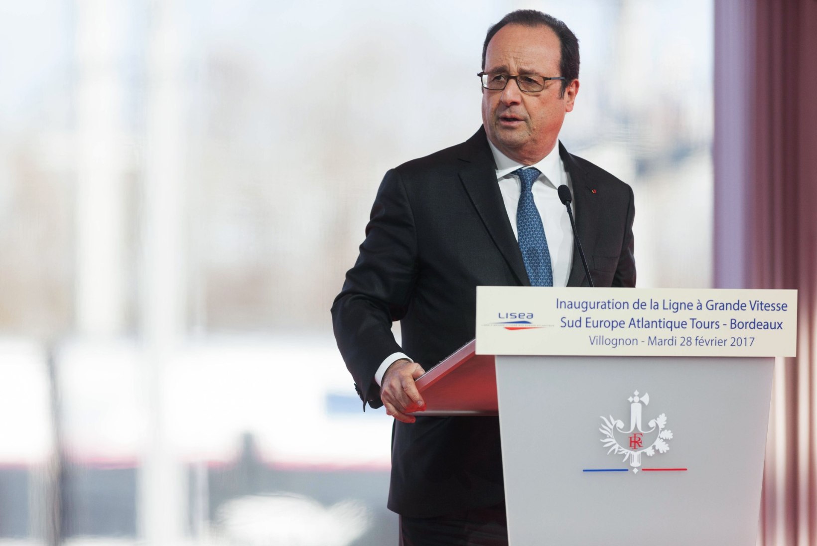 Hooletu snaiper katkestas Prantsusmaa presidendi kõne pauguga
