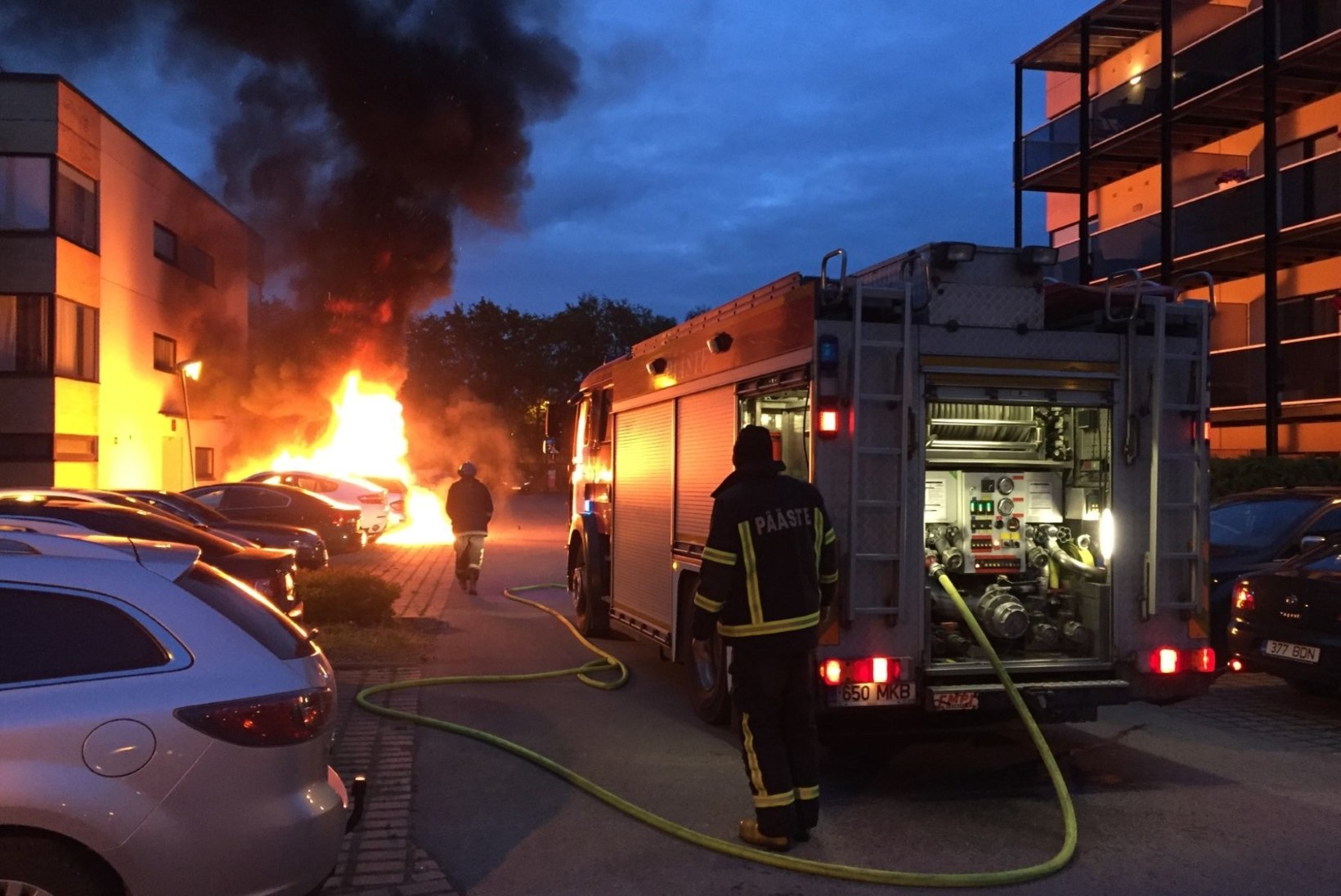 Kuidas ühest Narvas põlenud autost kolm sai?