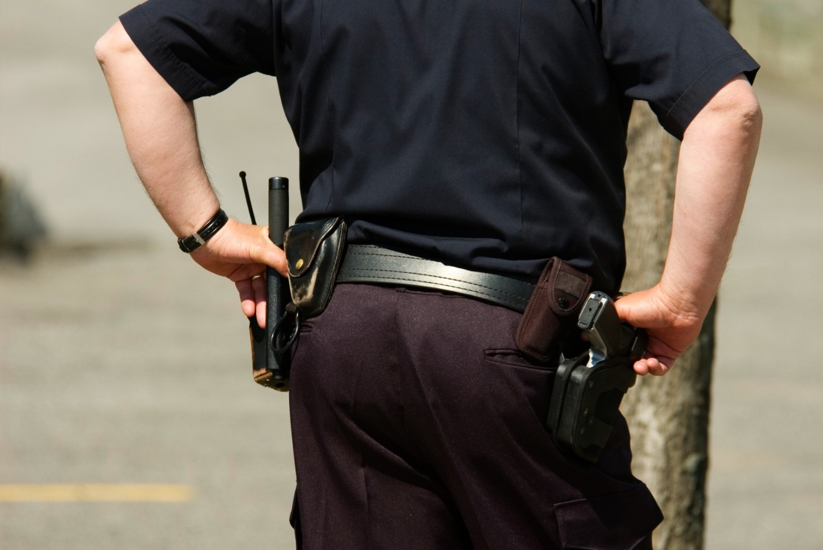 PERVERT POLITSEIMUNDRIS: patrullpolitseinik lunis kümneaastaselt plikatirtsult alastipilte