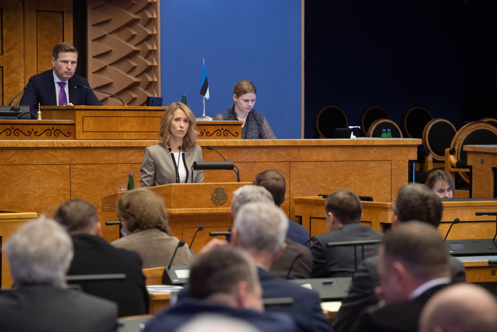 Kallas andis riigikogule üle tuleva aasta eelarve