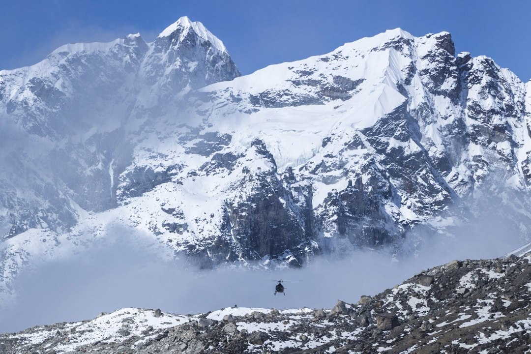 Nepali maavärin nihutas Mount Everesti edela suunas