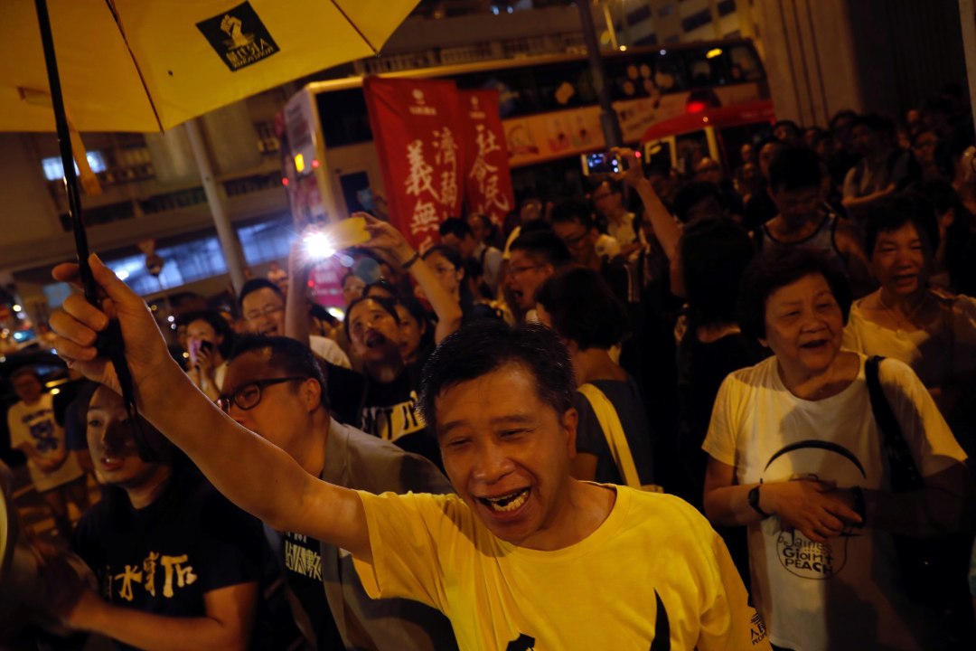 AKTIVISTID VANGIS! Hongkongi tänavatele kogunesid kümned tuhanded meeleavaldajad