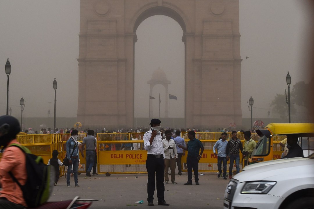 Indias on tolmutorm tapnud vähemalt 77 inimest
