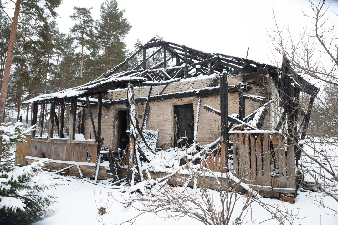 Uusaastaööl Võrus maha põlenud maja süttis konist