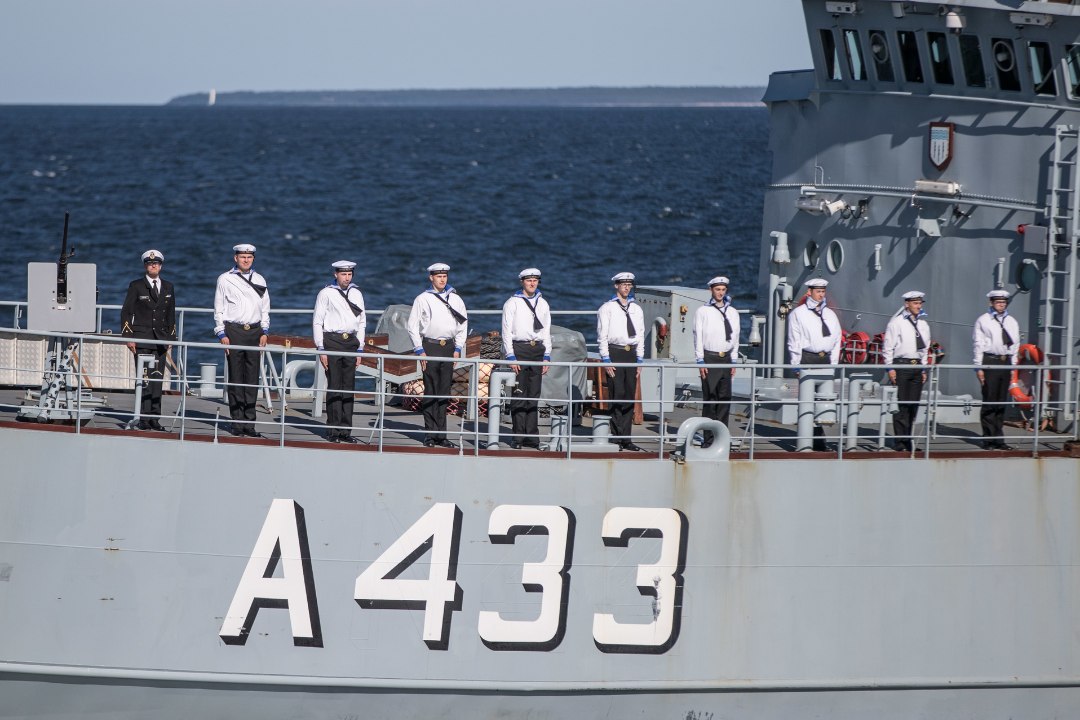 KURIOOSNE KORRUPTSIOONILUGU: mereväest „kõrvale pandud“ laevade varuosad müüdi mereväele tagasi