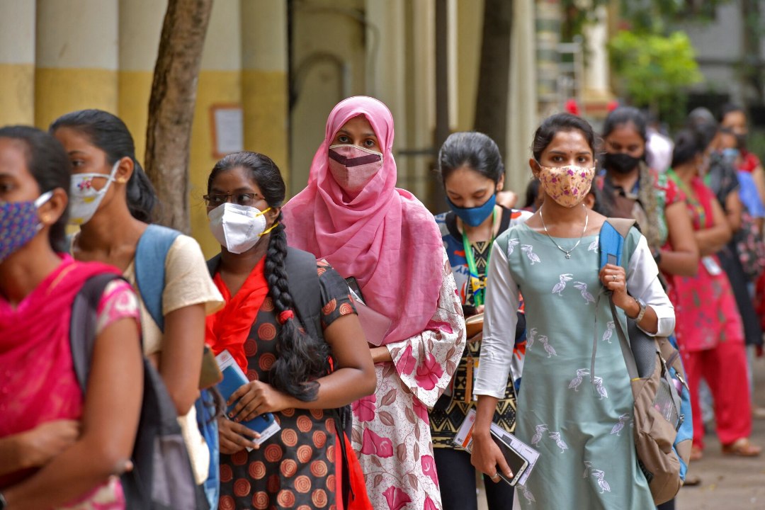 PETUKAUP: Indias süstiti tuhandetele inimestele koroonavaktsiini asemel soolvett